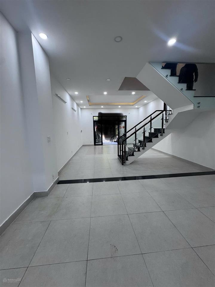 Cho thuê nhà ngay đối diện global city đỗ xuân hợp