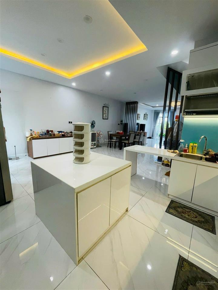 Cho thuê nhà biệt thự mega ruby ngay cc safira q9
