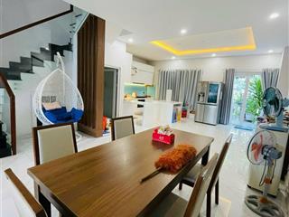 Cho thuê nhà biệt thự mega ruby ngay cc safira q9