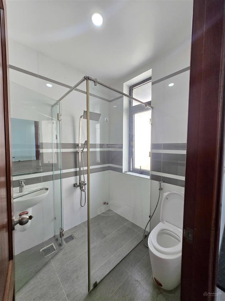 Cho thuê căn hộ dịch vụ 2pn ngay đường liên phường q9