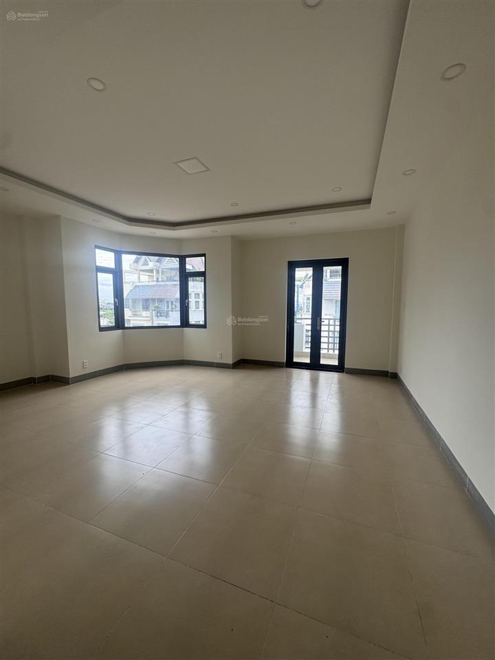 Cho thuê nguyên căn góc khu dân cư khang an ngay sky 9