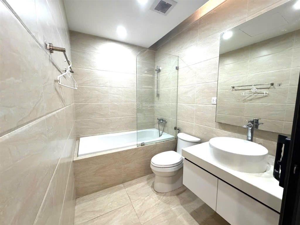 Bán gấp chcc kđt nam trung yên. căn góc 3pn, 2wc, full nội thất. giá 6 tỷ
