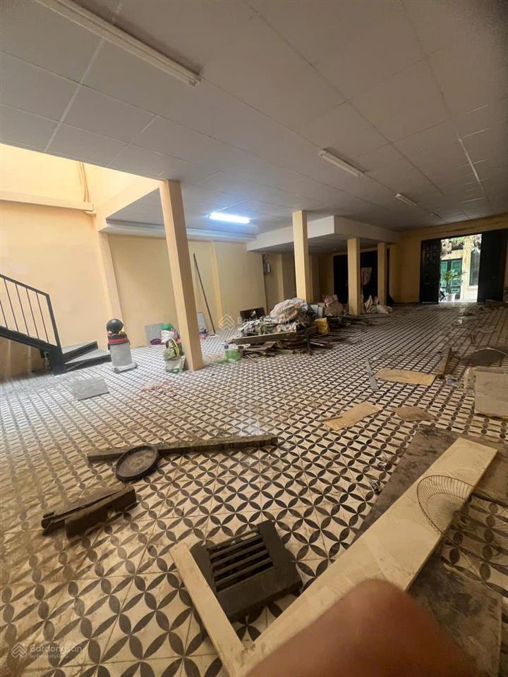 Bán nhà mặt phố cổng đục hoàn kiếm 160 m2 4 tầng mặt tiền quyền lực 8m giá 110 tỷ