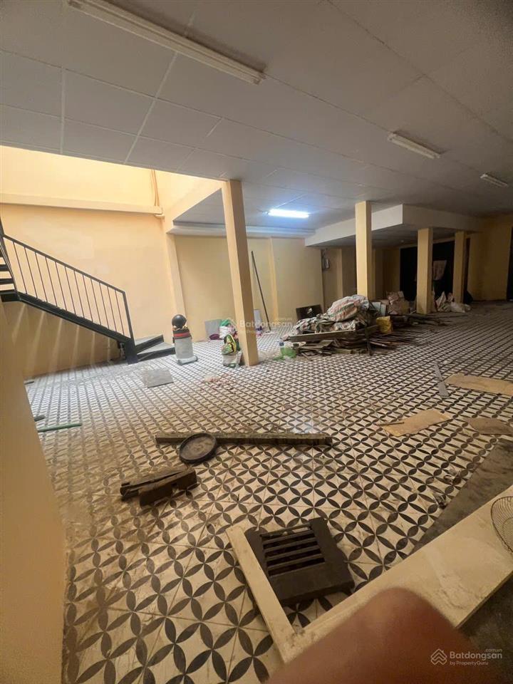 Bán nhà mặt phố cổng đục hoàn kiếm 160 m2 4 tầng mặt tiền quyền lực 8m giá 110 tỷ