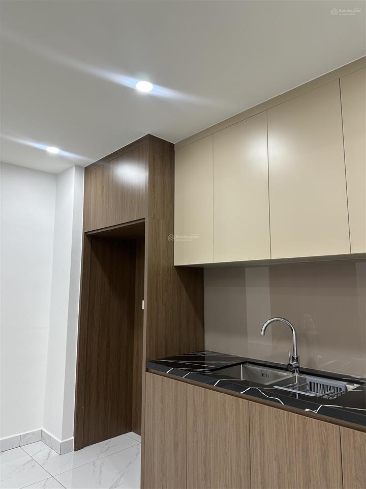 Hà làm việc xuyên lễ. xem nhà 24/7 ạ. 2pn 94m2 đã hoàn thiện từ hình thức thô. giá 9 tỷ. tháp t12.