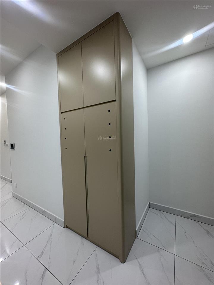 Hà làm việc xuyên lễ. xem nhà 24/7 ạ. 2pn 94m2 đã hoàn thiện từ hình thức thô. giá 9 tỷ. tháp t12.