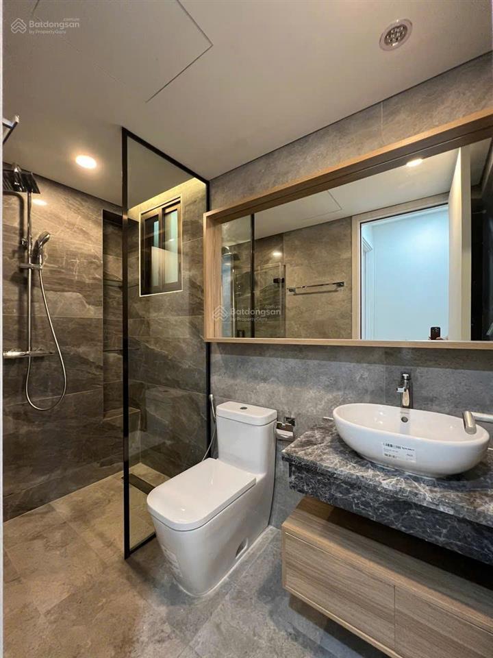 Hàng hiếm m7 midtown. giá 9.4 tỷ 80m2 full nội thất. có ô xe. view đẹp thoáng. 0933 252 *** gọi hà ạ