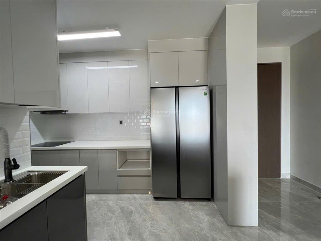 Hàng hiếm m7 midtown. giá 9.4 tỷ 80m2 full nội thất. có ô xe. view đẹp thoáng. 0933 252 *** gọi hà ạ