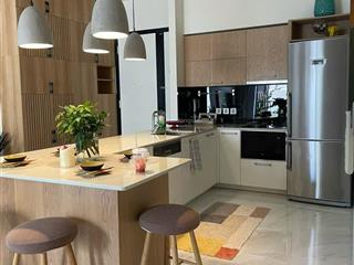 Chị chủ bán nhanh m5. 88m2. 9,8 tỷ. có hổ hồng. nội thất đẹp. 0933 252 *** gọi em hà xem nhà nhé ạ.