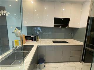 Xem nhà gọi hà trước 15p nhé ạ. bán 2pn 90m2 full nội thất. m6. có sổ hồng và ô xe. 9.3 tỷ