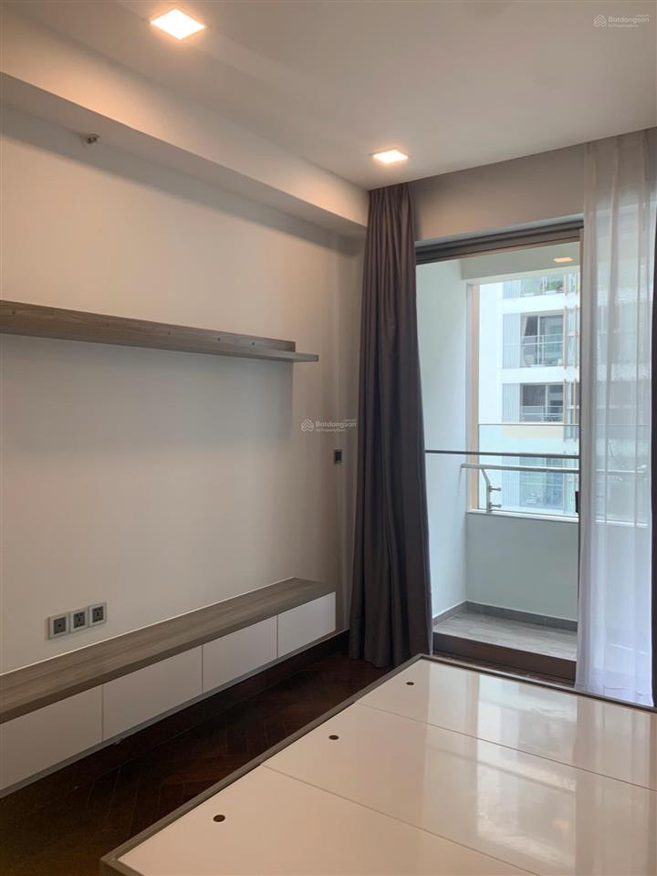 Căn cuối cùng giá tốt. cần bán gấp 2pn 90m2 full nội thất. mid m6. có sổ hồng và ô xe. giá 9.15 tỷ