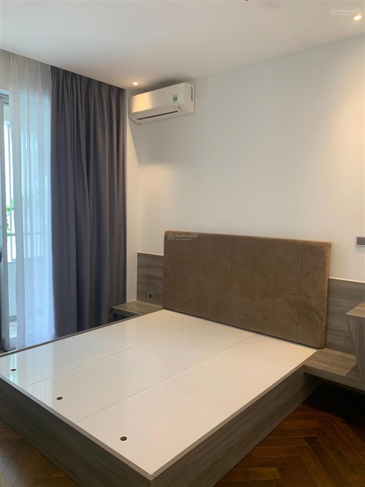 Căn cuối cùng giá tốt. cần bán gấp 2pn 90m2 full nội thất. mid m6. có sổ hồng và ô xe. giá 9.15 tỷ