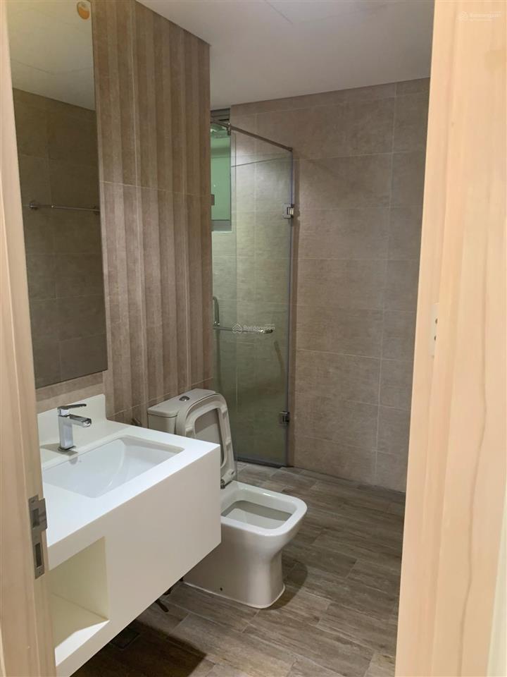 Căn cuối cùng giá tốt. cần bán gấp 2pn 90m2 full nội thất. mid m6. có sổ hồng và ô xe. giá 9.15 tỷ