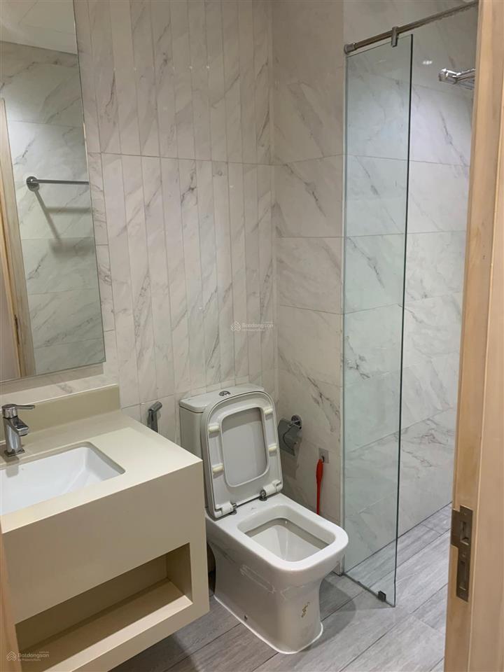 Căn cuối cùng giá tốt. cần bán gấp 2pn 90m2 full nội thất. mid m6. có sổ hồng và ô xe. giá 9.15 tỷ