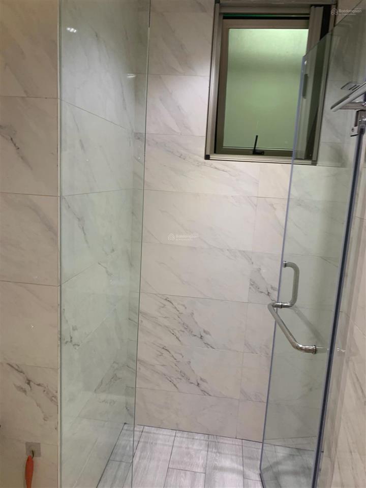 Căn cuối cùng giá tốt. cần bán gấp 2pn 90m2 full nội thất. mid m6. có sổ hồng và ô xe. giá 9.15 tỷ