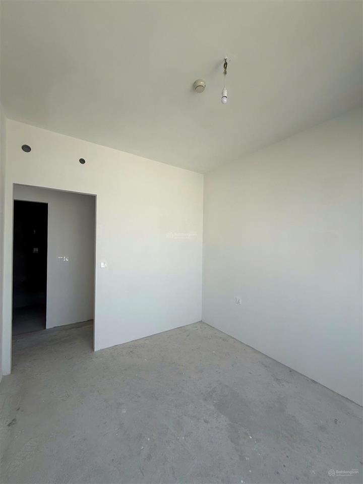 Căn góc 2pn t12.03 đẹp. 8.3 tỷ. tầng trung cao view thoáng. gọi em hà trước 30p xem nhà. 0933 252 ***