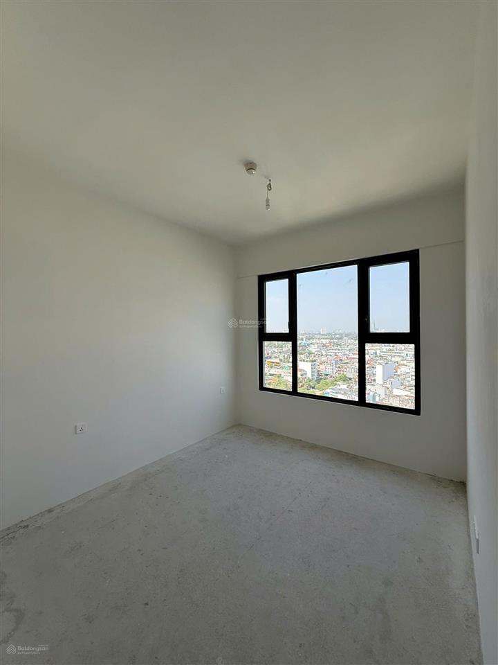 Căn góc 2pn t12.03 đẹp. 8.3 tỷ. tầng trung cao view thoáng. gọi em hà trước 30p xem nhà. 0933 252 ***
