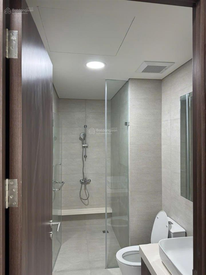 Bán 91m2 nội thất cơ bản tầng 1x giá 8.9 tỷ. tầng trung, view hồ bơi. gọi em hà 0933 252 ***