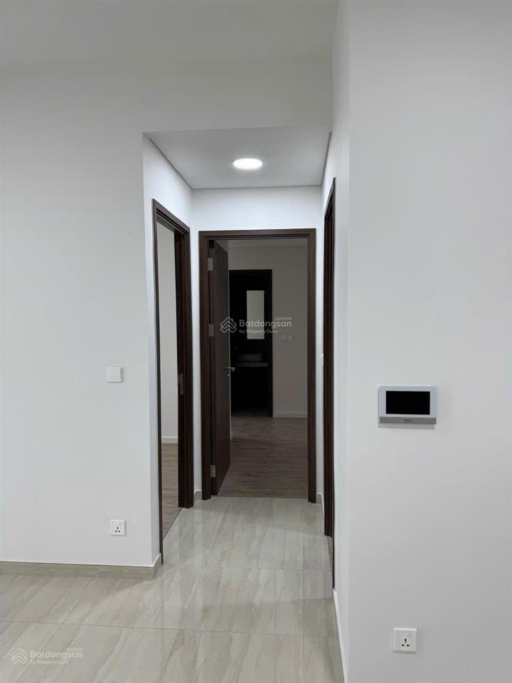 Bán 91m2 nội thất cơ bản tầng 1x giá 8.9 tỷ. tầng trung, view hồ bơi. gọi em hà 0933 252 ***