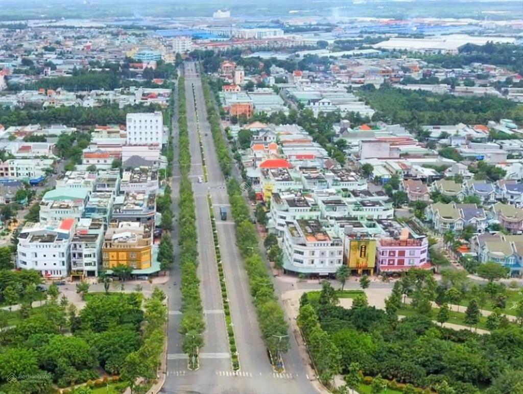 Bán gấp lô đất 150m2, thổ cư 110m2, 1,29 tỷ, dân đông, cách chợ và tt bến cát 1km, gần kcn rạch bắp