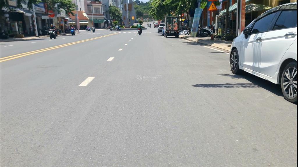 Bán gấp lô đất 150m2, thổ cư 110m2, 1,29 tỷ, dân đông, cách chợ và tt bến cát 1km, gần kcn rạch bắp