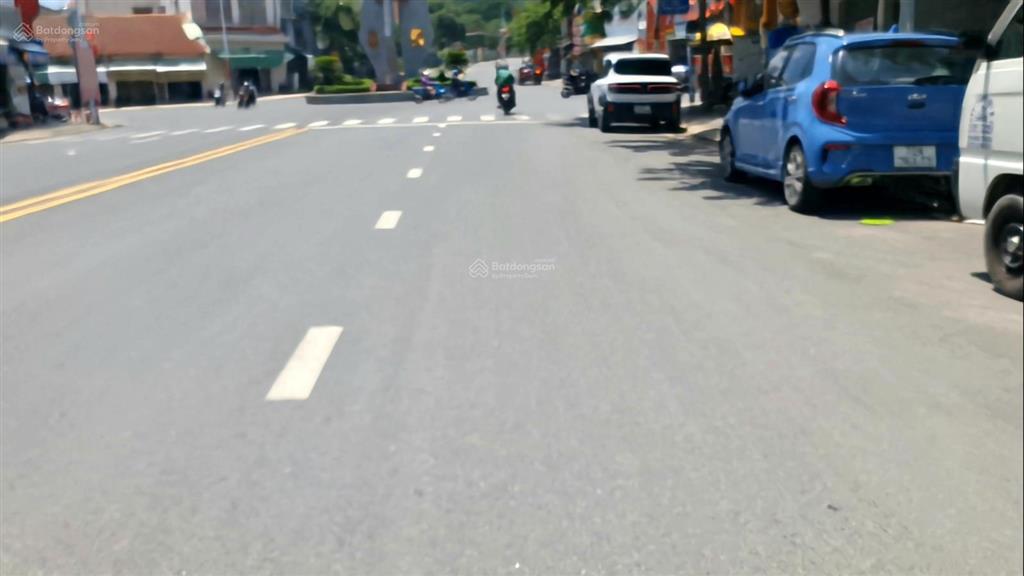 Bán gấp lô đất 150m2, thổ cư 110m2, 1,29 tỷ, dân đông, cách chợ và tt bến cát 1km, gần kcn rạch bắp