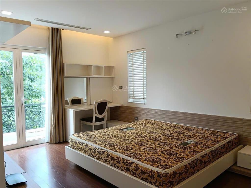 Chính chủ cho thuê 170m2 biệt thự hoa phượng view sông, 45tr