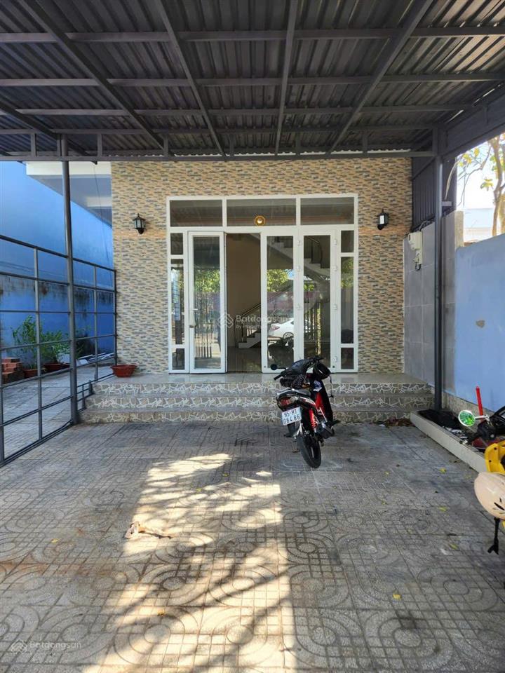 Bán đất full thổ cư 550m2 tại cửa dương, phú quốc, có sẵn dãy trọ 20 phòng giá 9 tỷ