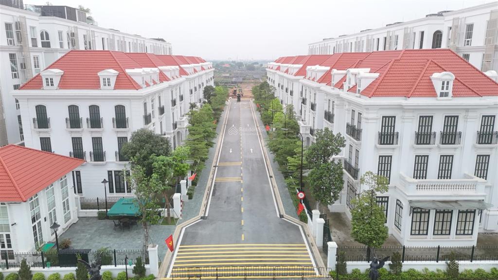 Cần bán biệt thự avenue garden phân khu đông dương 342m2, nhận nhà ngay