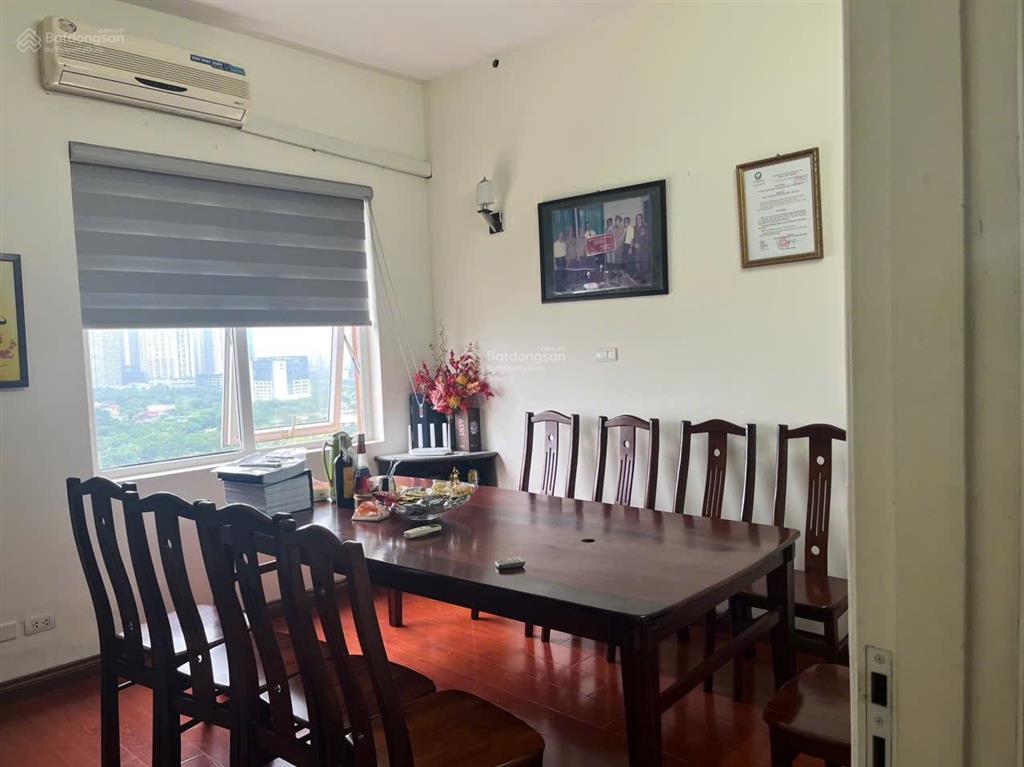 Cần bán gấp căn chung cư oct3 resco cổ nhuế giá rẻ bằng nửa so với chung cư mới