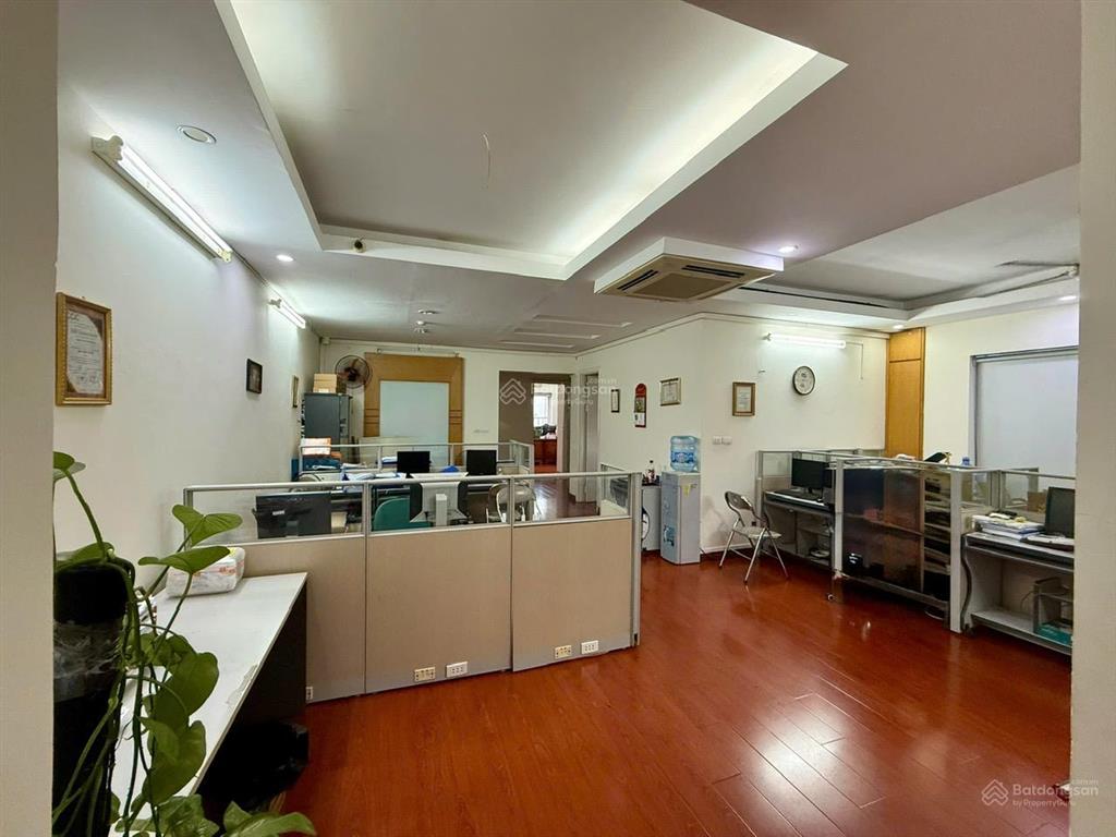 Cần bán gấp căn chung cư oct3 resco cổ nhuế giá rẻ bằng nửa so với chung cư mới