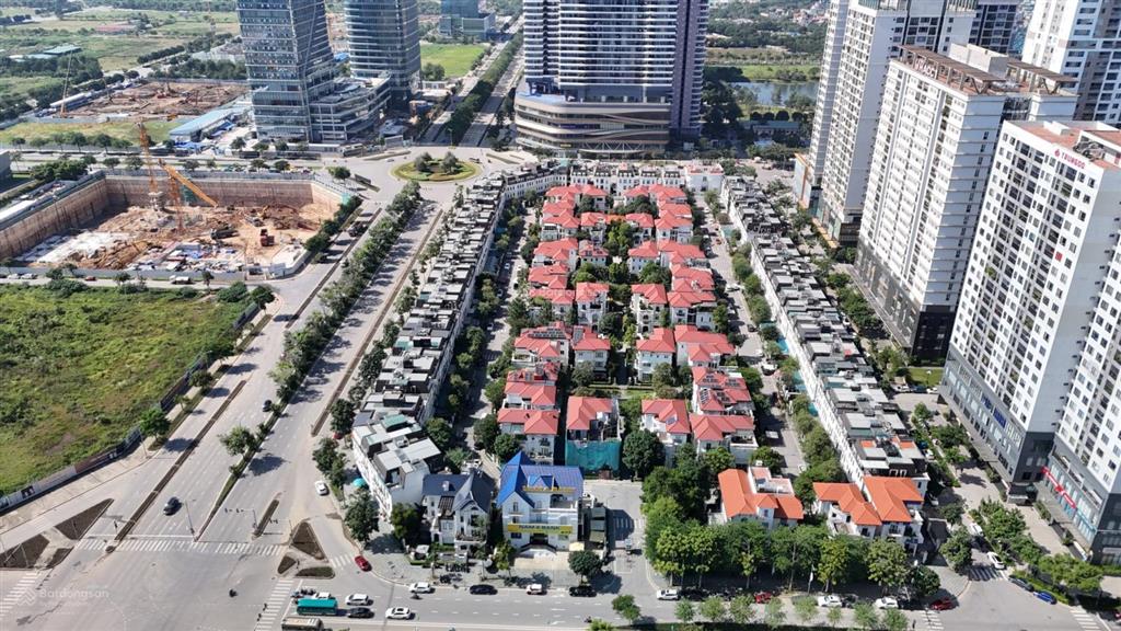 Cần bán gấp căn liền kề embassy garden 144m2 mặt đường hoàng minh thảo