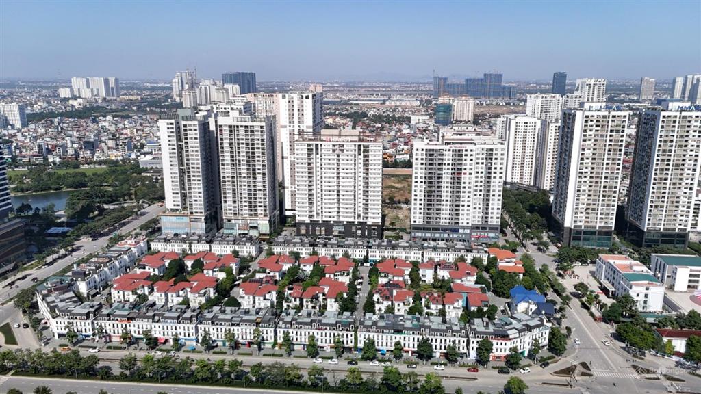 Cần bán gấp căn liền kề embassy garden 144m2 mặt đường hoàng minh thảo