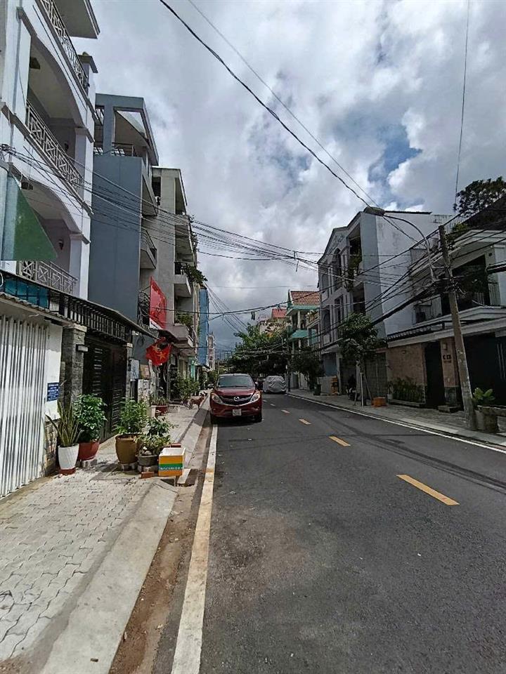 Quận 7, Ngay Nhà Thi Đấu Đa Năng. 4x18m. Đường 12m. Chỉ 11 tỷ 6. Bán Gấp
