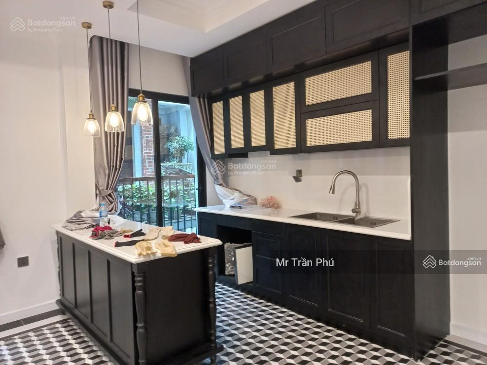 Nhà mặt phố thụy khuê chỉ nhỉnh 200tr/m2giá như trong ngõ 379m2 nở hậu 9 mét kinh doanh sầm uất
