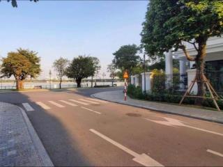 Bán gấp song lập nhỏ áp góc nguyệt quế, 128m2, hoàn thiện đẹp, view hồ điều hòa, gần vườn hoa