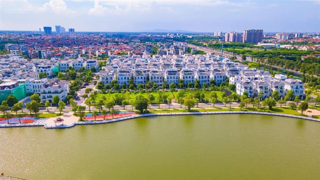 Bán gấp song lập nhỏ áp góc nguyệt quế, 128m2, hoàn thiện đẹp, view hồ điều hòa, gần vườn hoa