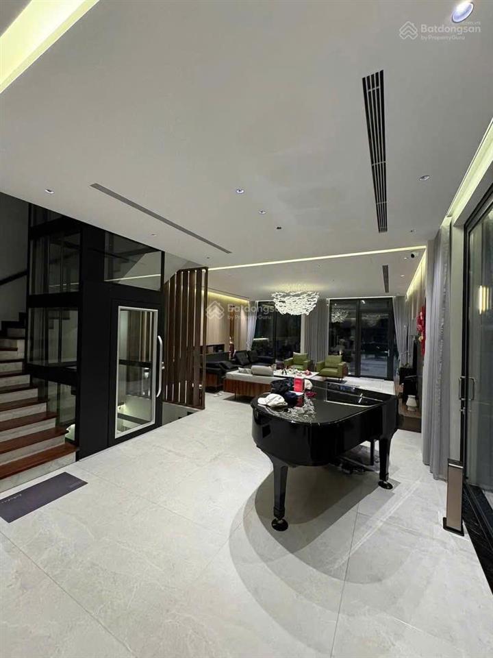 Bán gấp song lập nhỏ áp góc nguyệt quế, 128m2, hoàn thiện đẹp, view hồ điều hòa, gần vườn hoa