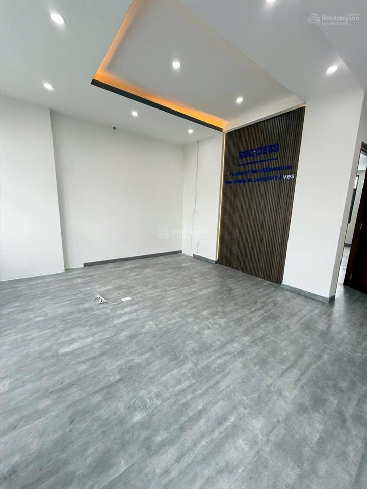 Bán nhà 3 tầng mặt tiền đường vườn lài 5x11,5m giá chỉ 8,5 tỷ