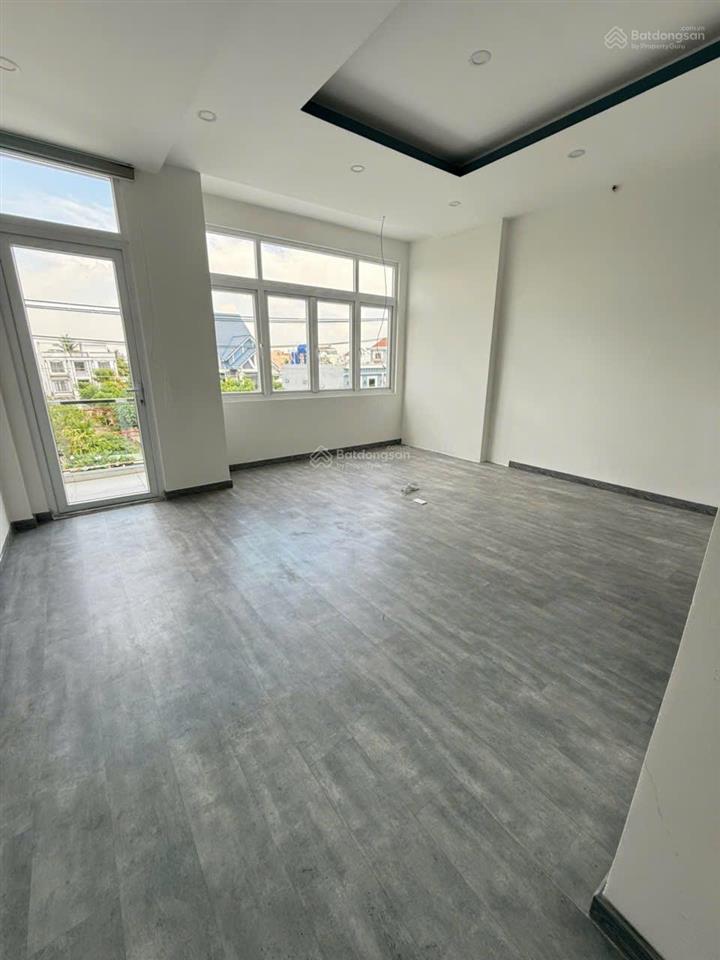 Bán nhà 3 tầng mặt tiền đường vườn lài 5x11,5m giá chỉ 8,5 tỷ