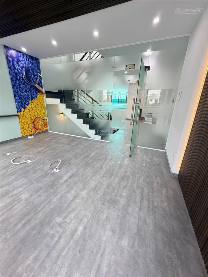 Bán nhà 3 tầng mặt tiền đường vườn lài 5x11,5m giá chỉ 8,5 tỷ