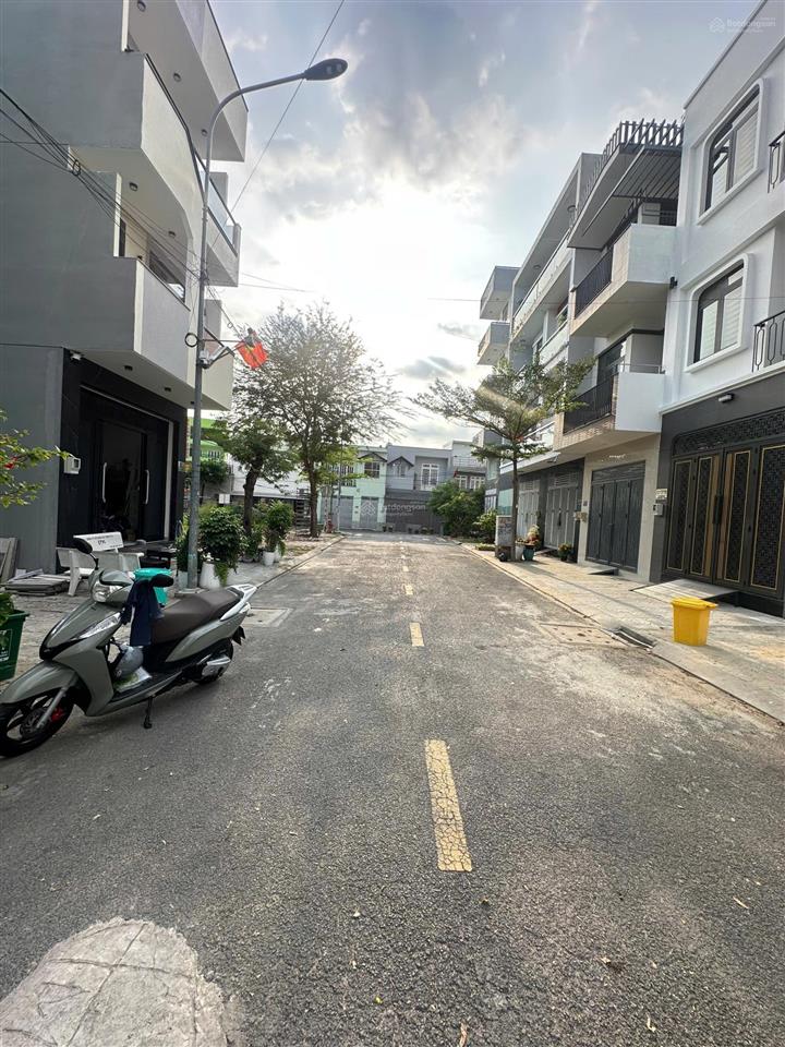 Cần tiền ra gấp lô đất 4,2x 15m đường 12m vỉa hè nằm trong khu phân lô đường an phú đông 10, p. apd