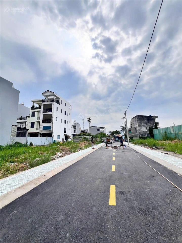 Bán lô đất mặt tiền hẻm 190 vườn lài cách cầu sắt an phú đông 700m đường 9m vỉa hè chỉ 5,1 tỷ