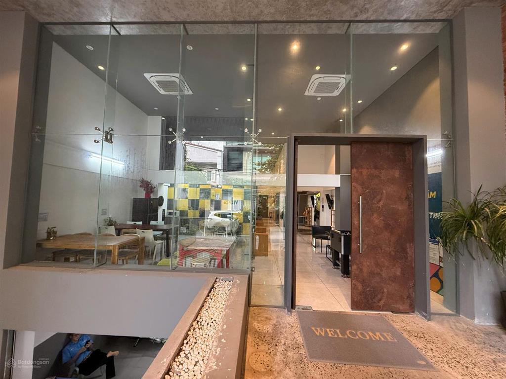 Chính chủ vp 40m2  giá chỉ 15tr  nguyễn văn trỗi phú nhuận