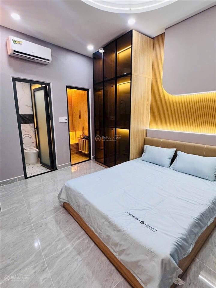 Khu v.ip lê văn sỹ, quận 3  nhà đẹp kts  4.6m x 7.2m (nở hậu 5.7m) 4 tầng 4pn 4wc chỉ 7.3 t.ỷ