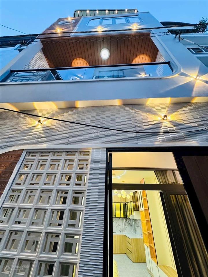 Khu v.ip lê văn sỹ, quận 3  nhà đẹp kts  4.6m x 7.2m (nở hậu 5.7m) 4 tầng 4pn 4wc chỉ 7.3 t.ỷ