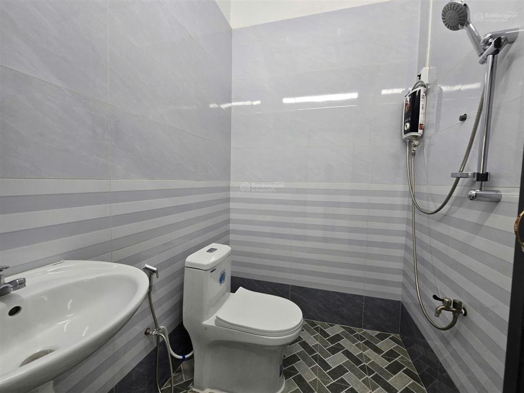 Nhà mới 100% hẻm xe hơi ngay kdc ngân thuận, giá 1 tỷ 190 có sổ hồng đất cln