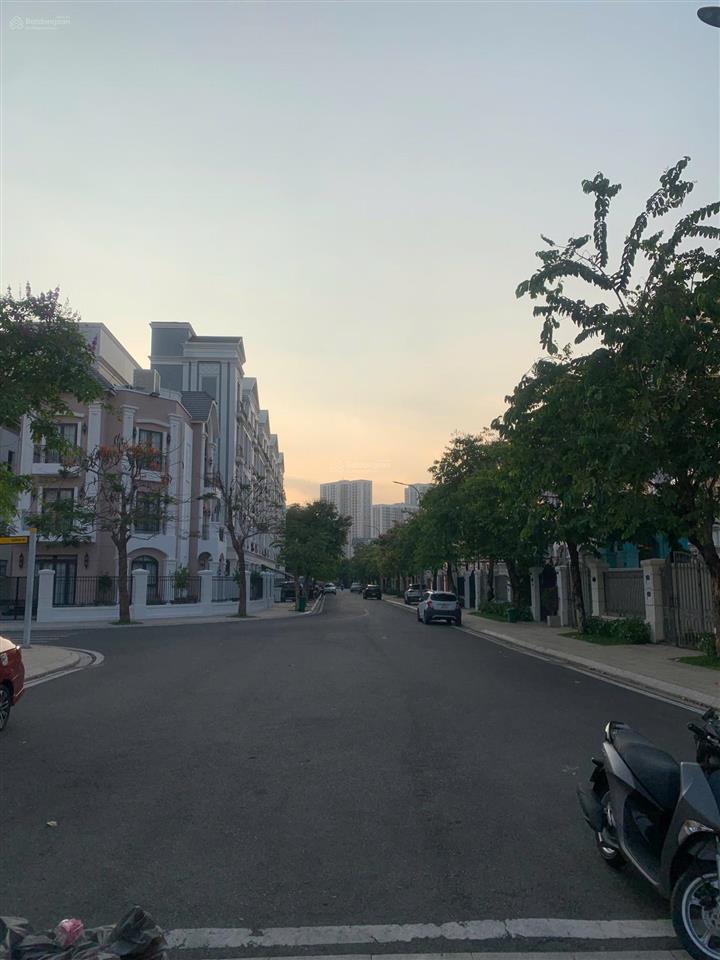 Bán biệt thự song lập vinhomes quận 9
