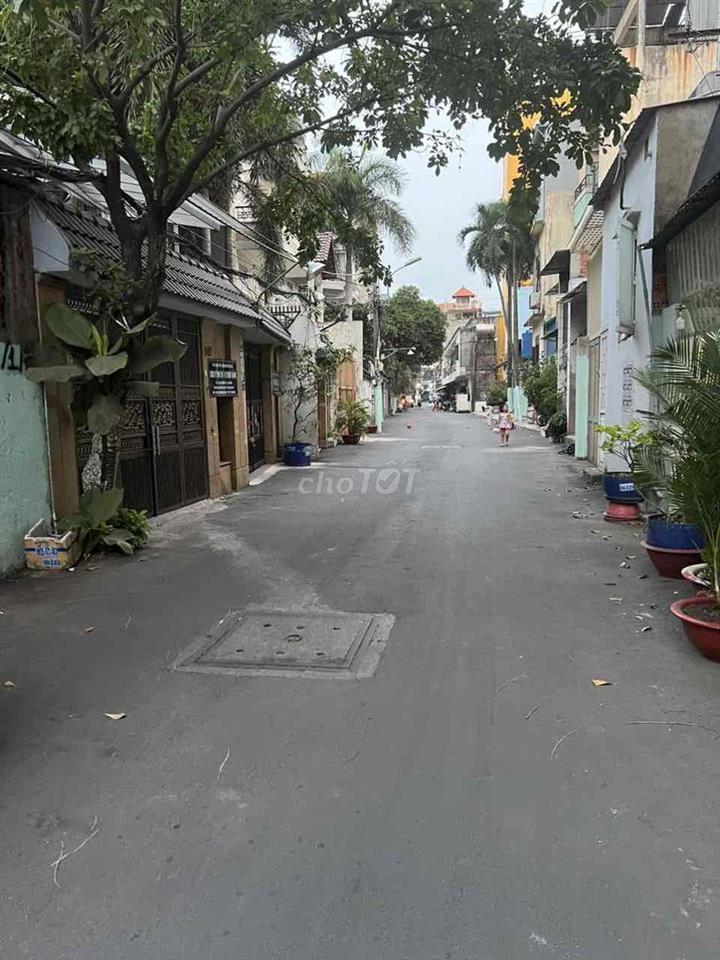 Nhà mặt tiền hẻm 8m, khu vực nhà phố thông