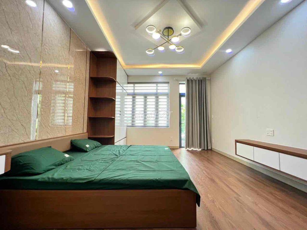 Nhà mặt tiền hẻm 8m, khu vực nhà phố thông